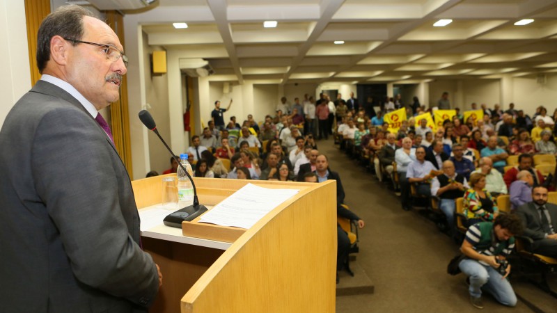 OSÓRIO, RS, BRASIL 06.04.15: Dando continuidade à Caravana da Transparência, o governador José Ivo Sartori esteve, nesta noite (06), na Câmara de Vereadores de Osório , onde, junto com secretários, esclareceu a situação das finanças do Estado.   Foto: Lui