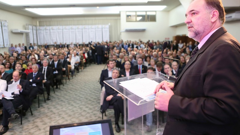 PORTO ALEGRE,RS, BRASIL, 21.05.15: O governador do Rio Grande do Sul, José Ivo Sartori, participou, na tarde desta quinta-feira (21), do Seminário de Acordo de Resultados com Secretárias e Orgãos de Estado. Foto: Luiz Chaves/Palácio Piratini