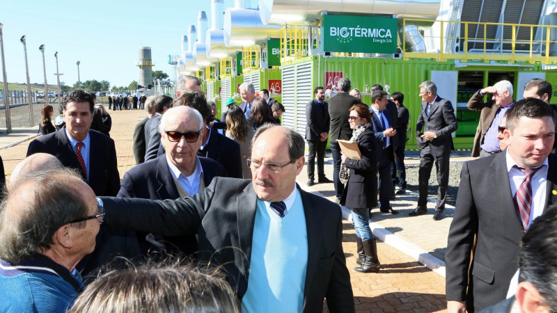 MINAS DO LEÃO, RS,BRASIL 02.06.15: O governador do Rio Grande do Sul, José Ivo Sartori, participou, na manhã desta terça-feira (02), da cerimônia de inauguração da primeira usina de geração de energia elétrica, a partir do aproveitamento do gás gerado