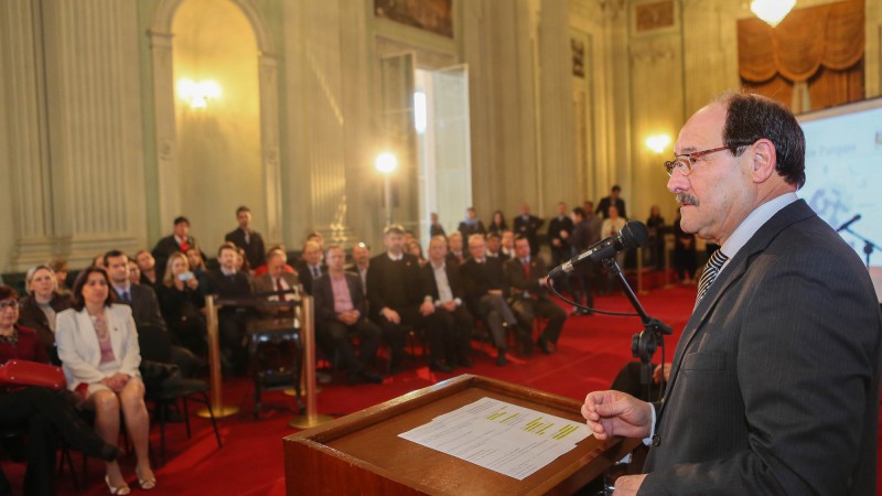 PORTO ALEGRE,RS,BRASIL 17.09.2015: O governador José Ivo Sartori lançou na manhã desta quinta-feira (17), em ato no Palácio Piratini, um conjunto de editais voltados aos setores inovação e desenvolvimento no valor total de R$ 14 milhões. Os recursos são