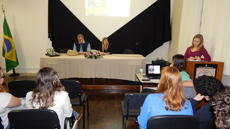 Evento conta com 110 inscritos, a maior parte estudantes de História, Direito, Arquivologia e Psicologia