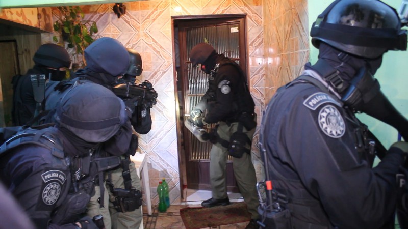 Polícia Civil prende mais de 60 criminosos em megaoperação do Denarc