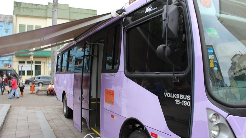 Ônibus Lilás está em Balneário Pinhal.