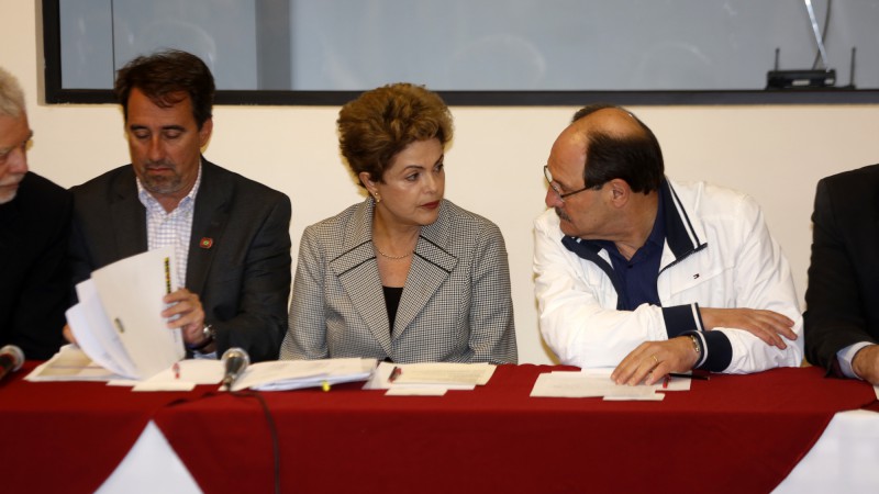 Porto Alegre. RS .Brasil. 24.10.2015: O governador José Ivo Sartori reuniu-se na base aérea de Canoas com a Presidente da República , Dilma Rousseff, para apresentar a situação dos 132 municípios gaúchos atingidos por eventos climáticos. Após encontro,