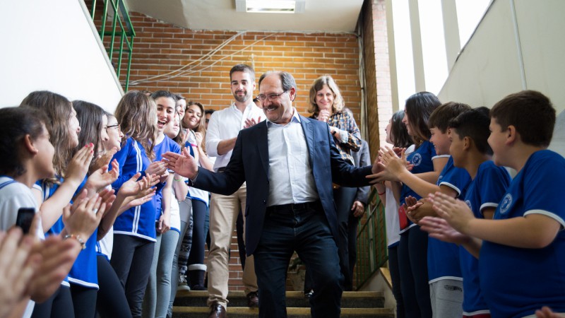 PELOTAS, RS, BRASIL 10.11.2015: A Secretaria da Educação iniciou, nesta terça-feira (10), a terceira etapa da distribuição de netbooks para escolas da rede estadual. O governador José Ivo Sartori esteve nesta tarde em Pelotas, onde fez a entrega de 1.170