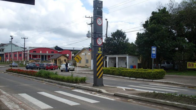 Lombadas monitoram 112 faixas em 20 rodovias
