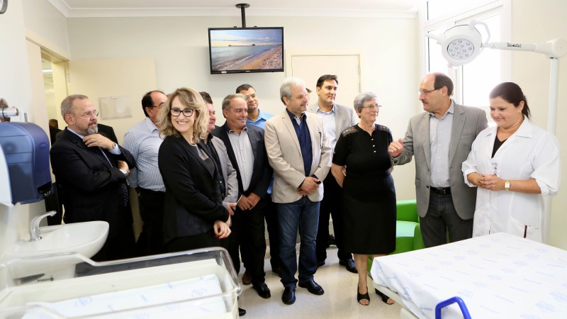 GRAVATA&Iacute;, RS, BRASIL 29.03.2016: O governador Jos&eacute; Sartori participou, nesta ter&ccedil;a-feira (29), da inaugura&ccedil;&atilde;o da amplia&ccedil;&atilde;o do Centro Obst&eacute;trico do Hospital Dom Jo&atilde;o Becker, em Gravata&iacute;. Com o objetivo de atender mulheres e crian&ccedil;as com aten&ccedil;&atilde;o voltada &agrave;