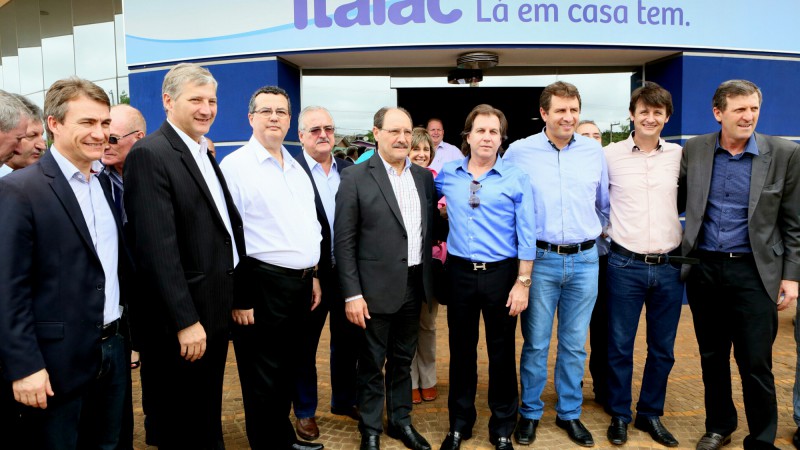 TAPEJARA, RS, BRASIL 22.04.2016: O governador José Ivo Sartori visitou, nesta sexta-feira (22), as Instalações da Empresa Italac, no município. Foto: Luiz Chaves/Palácio Piratini