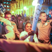 Daiane dos Santos carregou a tocha até a festa de encerramento no Largo Glênio Peres