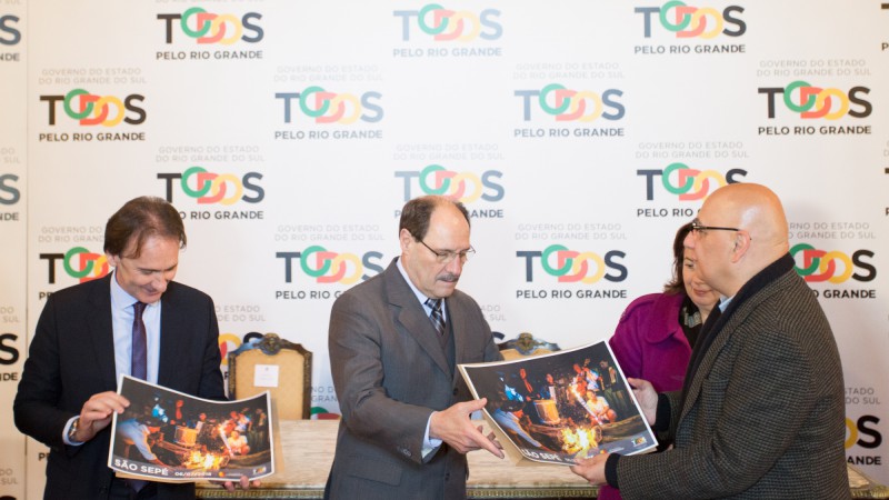 Homenagem aos municípios por onde passou a tocha