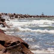 Molhes da Barra de Rio Grande, na região Sul, estão entre as maiores obras de engenharia oceânica do mundo