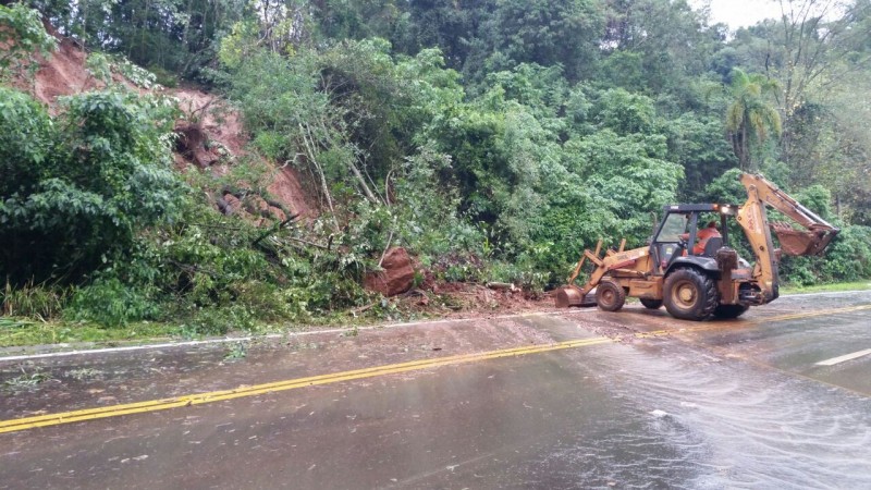EGR mobiliza serviços para evitar bloqueio em estradas afetadas por chuvas
