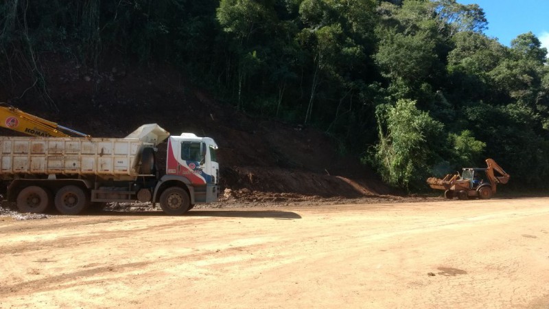 Liberado tráfego na BRS-470 entre quilômetros 193 e 196