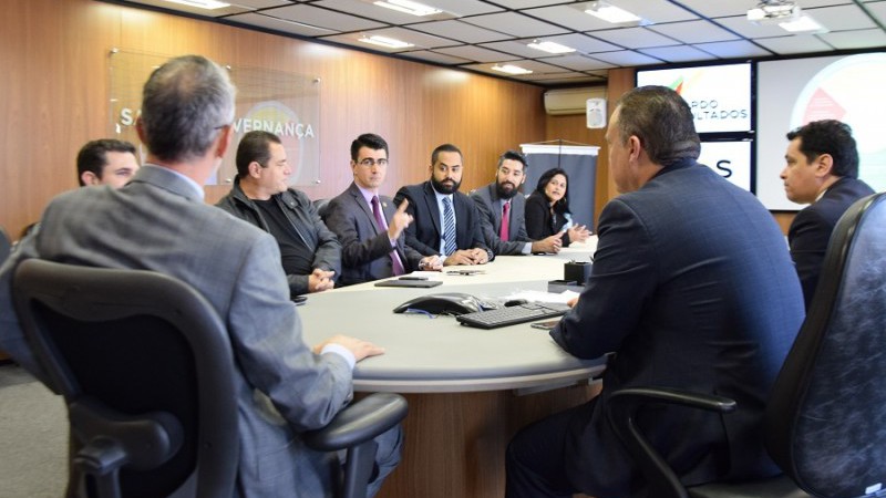 Representantes do Senado Federal foram recebidos pelo secretário adjunto da Smarh, Leandro Balen