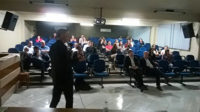 O seminário reuniu pequenos e médios empresários no Auditório da Casa da Cultura de Guaporé