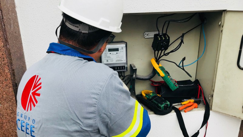 A operação integra ações de combate às perdas comerciais e melhoria dos serviços de energia aos clientes regulares