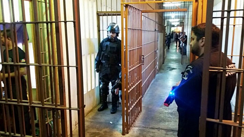 Revista geral na Penitenciária de Santa Maria