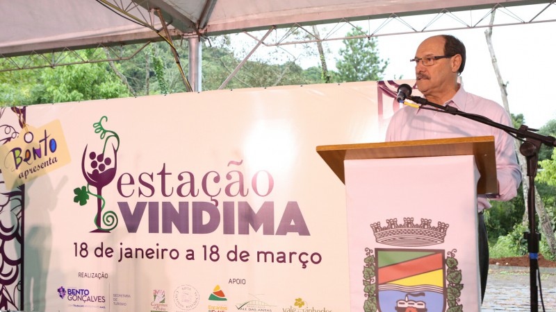 BENTO GONÇALVES, RS, BRASIL 18.01.2018: O governador José Ivo Sartori participou, nesta quinta-feira (18), da cerimônia de abertura oficial da Estação Vindima, feira que representa o início da colheita da uva, e chega à sua nona edição. Serão dois meses