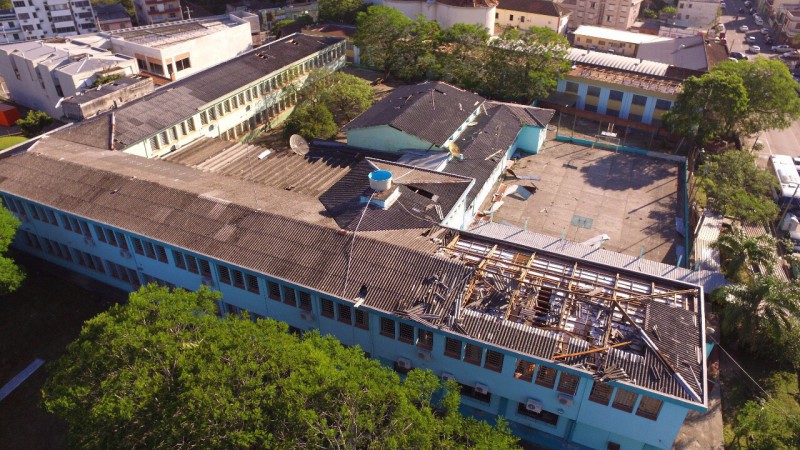 Reconstrução de escolas