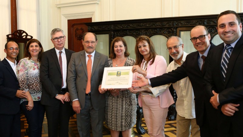 Foram apresentadas parcerias para instalação de painéis de energia solar em escolas