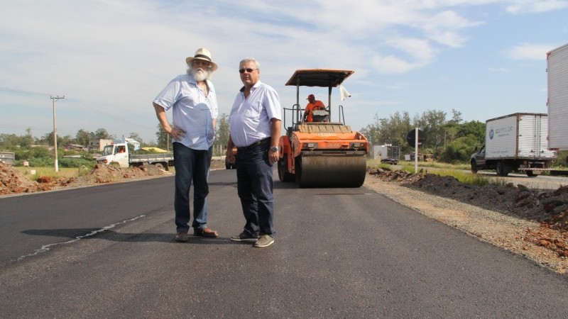 Canuso percorreu os 22 quilômetros em duplicação acompanhado do coordenador das obras Vicente de Britto Pereira