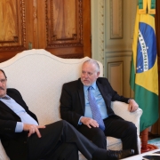 PORTO ALEGRE, RS, BRASIL 24.05.2018: Governador José Ivo Sartori recebeu em audiência na tarde desta quinta-feira (24), no Palácio Piratini, o Cônsul-Geral do Estado de Israel em São Paulo, Dori Goren. Foto: Luiz Chaves/Palácio Piratini