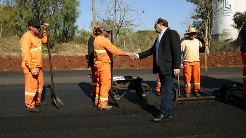 IJU&Iacute;, RS, BRASIL 22.06.2018: O governador Jos&eacute; Ivo Sartori vistoriou as obras de restaura&ccedil;&atilde;o da ERS-155, em Iju&iacute;, nesta sexta-feira (22). A estrada &eacute; um dos principais corredores rodovi&aacute;rios da Regi&atilde;o Noroeste do Rio Grande do Sul. Ao todo, o governo ga&uacute;c