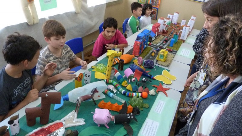 Alunos foram conscientizados em temas como meio ambiente, saúde, robótica, sistema solar, combate às drogas e doações