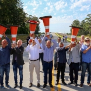 PORTO ALEGRE, RS, BRASIL 23.11.2018:  O governador José Ivo Sartori e o secretário dos Transportes, Humberto Canuso, inauguraram, nesta sexta-feira, 23, o viaduto sobre a Avenida Itacolomi, no km 18 da ERS-118, em Gravataí. O ato aconteceu durante vistori