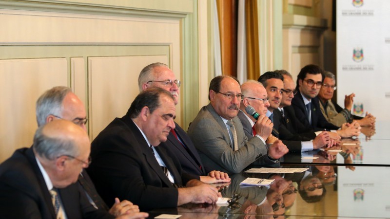 Contrato assinado no Pitatini destinará recursos para financiar projetos de fontes renováveis no RS, SC e PR
