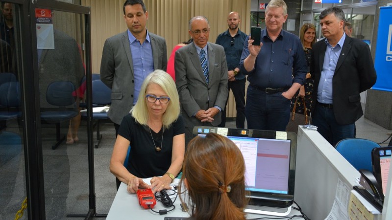 Usuária Sandra Marília Kraemer pagou fatura de imóvel pela primeira vez usando o novo serviço
