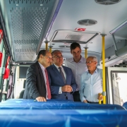 Cerimônia de entrega de veículos para assistência social a municípios gaúchos