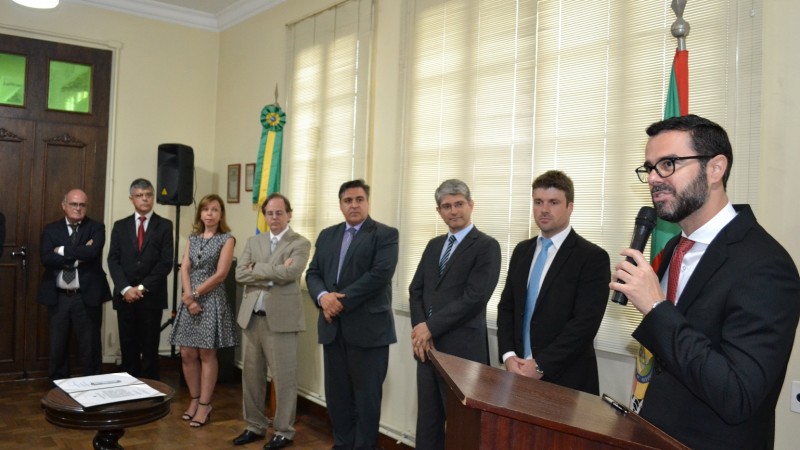 Durante a solenidade, Cardoso voltou a mencionar que o momento é propício a profundas transformações do Estado