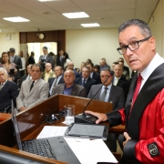PORTO ALEGRE, RS, BRASIL, 06/02/2019 - O governador Eduardo Leite recebeu na tarde dessa quarta-feira(06) a medalha do Mérito Judiciário Militar durante sessão solene no Tribunal de Justiça Militar. Fotos: Felipe Dalla Valle / Palácio Piratini