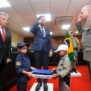PORTO ALEGRE, RS, BRASIL, 06/02/2019 - O governador Eduardo Leite recebeu na tarde dessa quarta-feira(06) a medalha do Mérito Judiciário Militar durante sessão solene no Tribunal de Justiça Militar. Fotos: Felipe Dalla Valle / Palácio Piratini