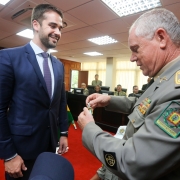 PORTO ALEGRE, RS, BRASIL, 06/02/2019 - O governador Eduardo Leite recebeu na tarde dessa quarta-feira(06) a medalha do Mérito Judiciário Militar durante sessão solene no Tribunal de Justiça Militar. Fotos: Felipe Dalla Valle / Palácio Piratini