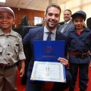 PORTO ALEGRE, RS, BRASIL, 06/02/2019 - O governador Eduardo Leite recebeu na tarde dessa quarta-feira(06) a medalha do Mérito Judiciário Militar durante sessão solene no Tribunal de Justiça Militar. Fotos: Felipe Dalla Valle / Palácio Piratini