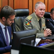 PORTO ALEGRE, RS, BRASIL, 06/02/2019 - O governador Eduardo Leite recebeu na tarde dessa quarta-feira(06) a medalha do Mérito Judiciário Militar durante sessão solene no Tribunal de Justiça Militar. Fotos: Felipe Dalla Valle / Palácio Piratini