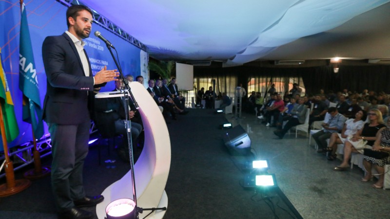 TORRES, RS, BRASIL, 21/02/2019 - O governador Eduardo Leite participou nesta quarta-feira (21),  da abertura da Assembleia de Ver&atilde;o da Famurs no munic&iacute;pio de Torres. Fotos: Felipe Dalla Valle/Pal&aacute;cio Piratini
