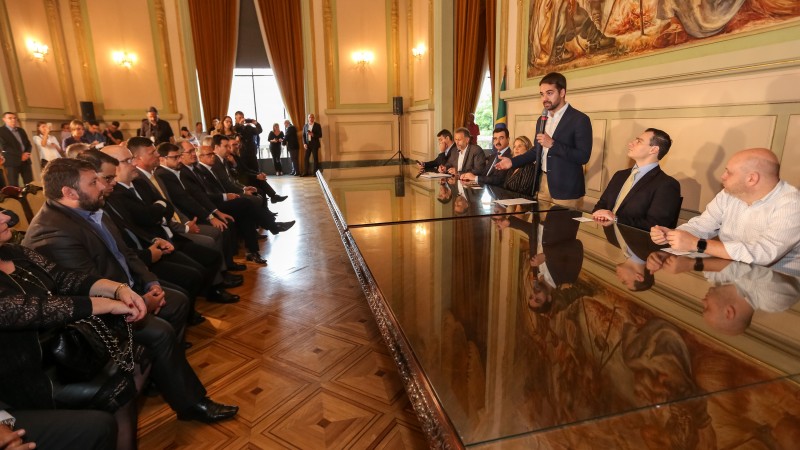 PORTO ALEGRE, RS, BRASIL, 25/02/2019 -Governador Eduardo Leite assina convênio entre o Estado e a Fundação Lemann para ações na educação - Fotos Gustavo Mansur/Palácio Piratini