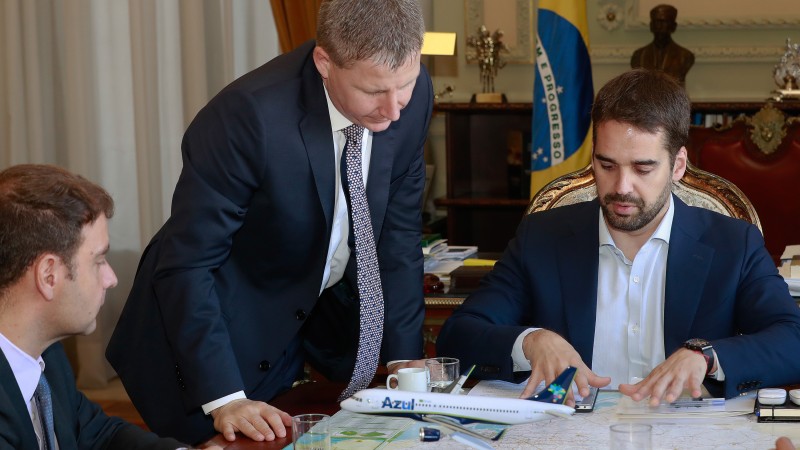 PORTO ALEGRE, RS, BRASIL, 03/04/2019  -Governador Eduardo Leite recebe direção da empresa aérea Azul.  Fotos: Itamar Aguiar / Palácio Piratini