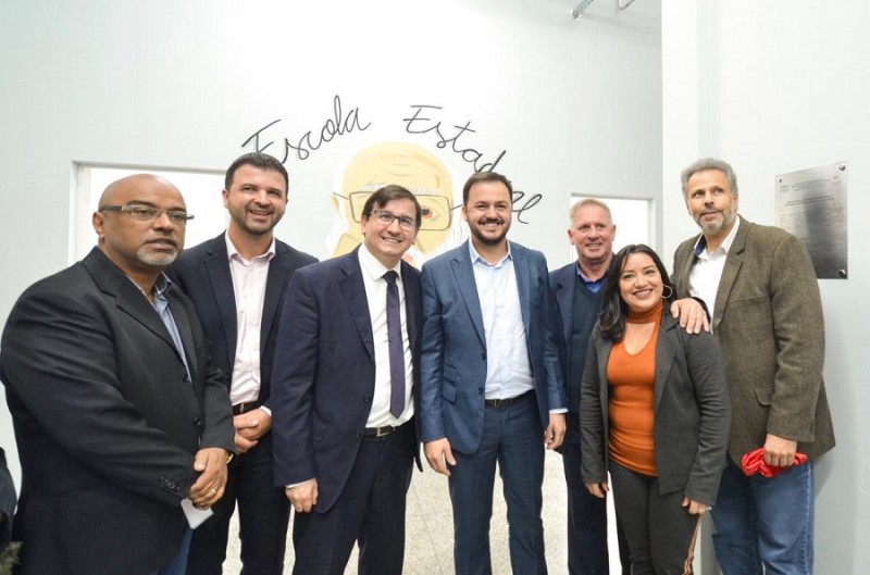 secretários inauguração escola fase caxias