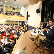 “É essencial a busca da convergência, para que se avance nas agendas que atendam o que a população demanda", disse Leite