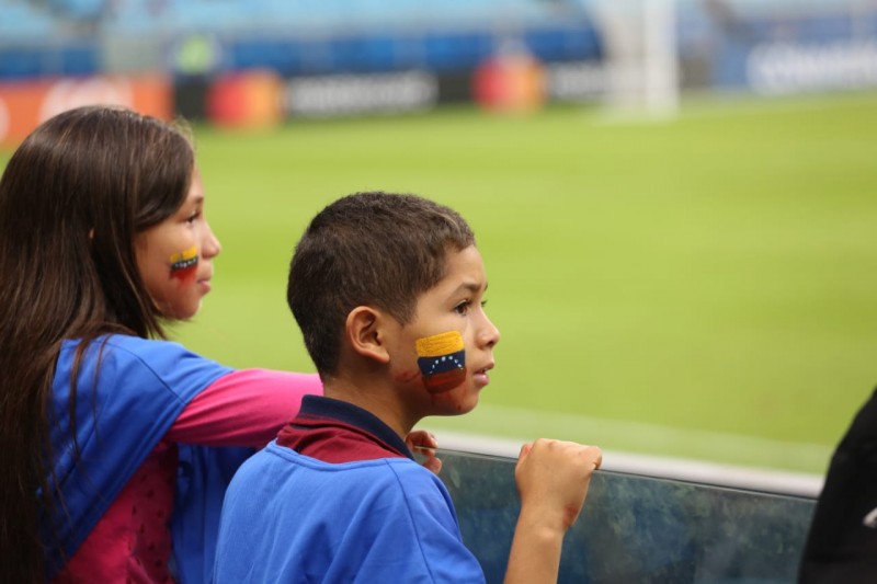 crianças na arena copa américa