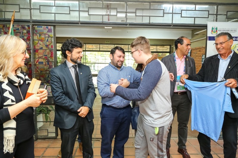 PORTO ALEGRE, RS, BRASIL, 18/06/2019 - Associação Uruguaia de Futebol faz ação relacionada à Copa América com alunos da escola Uruguai. Fotos: Gustavo Mansur / Palácio Piratini