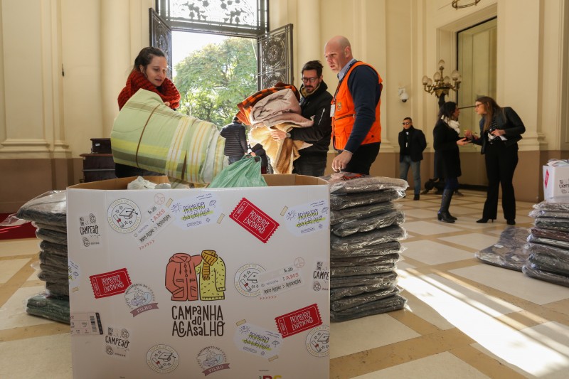 PORTO ALEGRE, RS, BRASIL, 06/07/2019 -O Palácio Piratini abriu as portas neste sábado (6/7), das 10h às 16h, para receber as doações à Campanha do Agasalho 2019. Foto: Felipe Dalla Valle/Palácio Piratini
