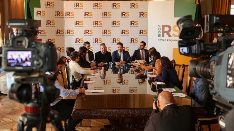 PORTO ALEGRE, RS, BRASIL, 19/09/2019 - Em coletiva de imprensa, na manhã desta quinta-feira (19/9), o governador Eduardo Leite falou sobre o cancelamento da operação envolvendo a venda de ações do Banrisul. Fotos: Felipe Dalla Valle/ Palácio Piratini
