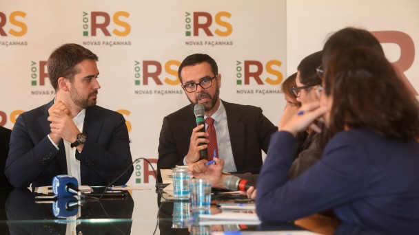 PORTO ALEGRE, RS, BRASIL, 19/09/2019 - Em coletiva de imprensa, na manhã desta quinta-feira (19/9), o governador Eduardo Leite falou sobre o cancelamento da operação envolvendo a venda de ações do Banrisul. Fotos: Felipe Dalla Valle/ Palácio Piratini