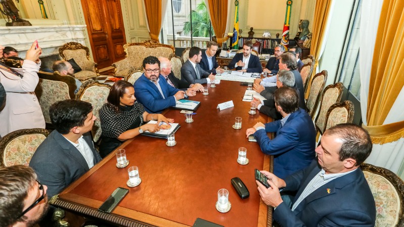 PORTO ALEGRE, RS, BRASIL, 01/11/2019 -Audiência com o prefeito de Dom Pedrito, Mario Augusto Freire Gonçalves, e o presidente da Assembleia, deputado Luís Augusto Lara, sobre a situação do município após chuva. Fotos: Gustavo Mansur/ Palácio Piratini