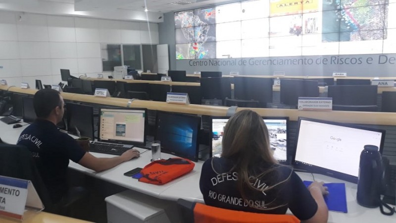 Defesa Civil vazamento óleo nordeste